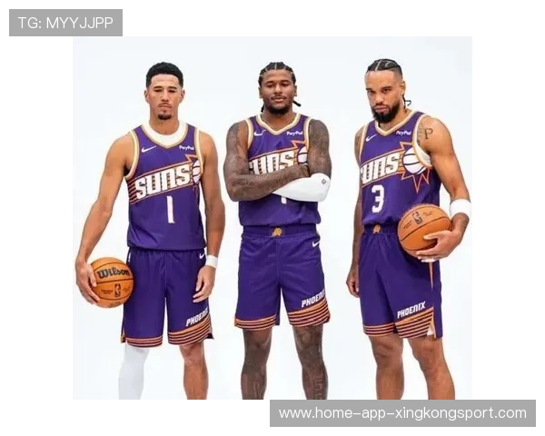 格林连当两次父亲布克带队大胜马刺文班缺阵连胜终结 格林连当两次父亲布克带队大胜马刺文班缺阵连胜终结