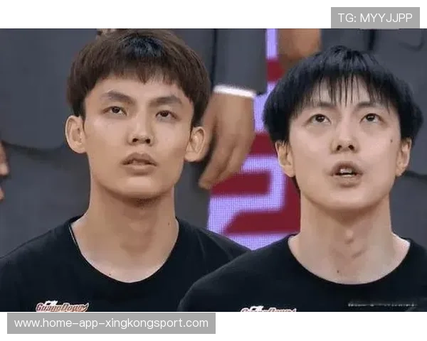 青岛队冲击季后赛,现场气氛火热!,青岛队首发 青岛队冲击季后赛,现场气氛火热!,青岛队首发