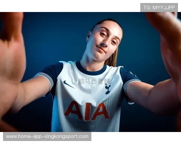 前热刺球员阿尔德韦雷尔德：文体两开花，多面人生精彩绽放，阿黛尔热刺球迷